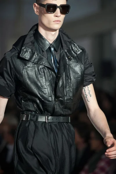 Look 64